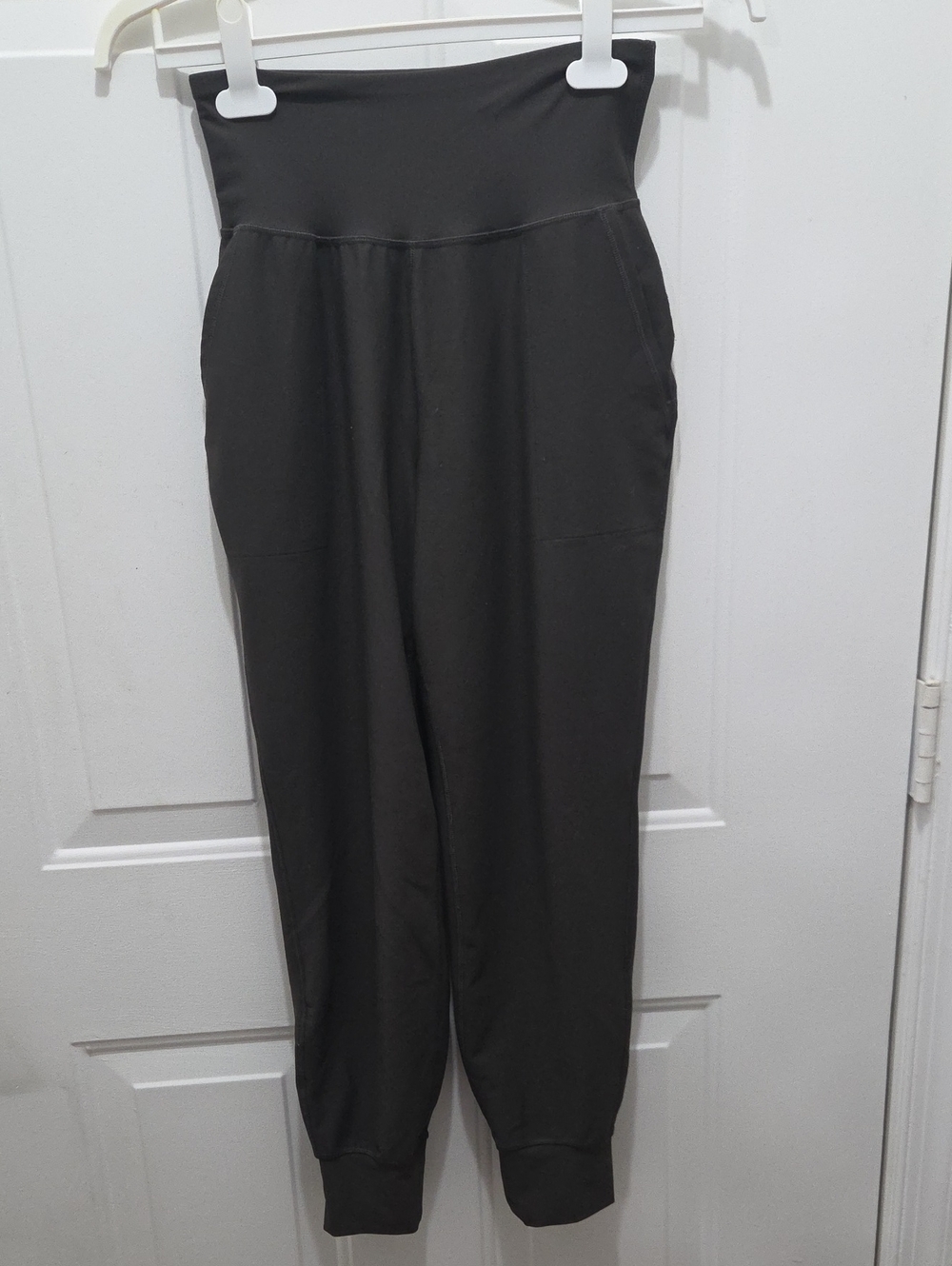 NWOT Old Navy Active Black High-Rise Powersoft Joggers S